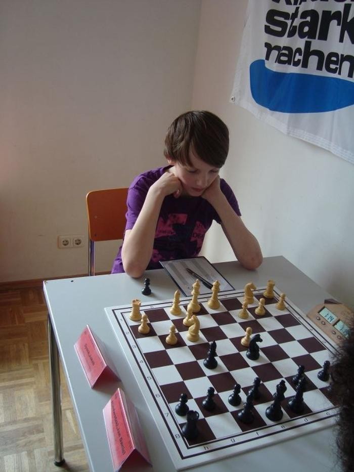 ER2011818