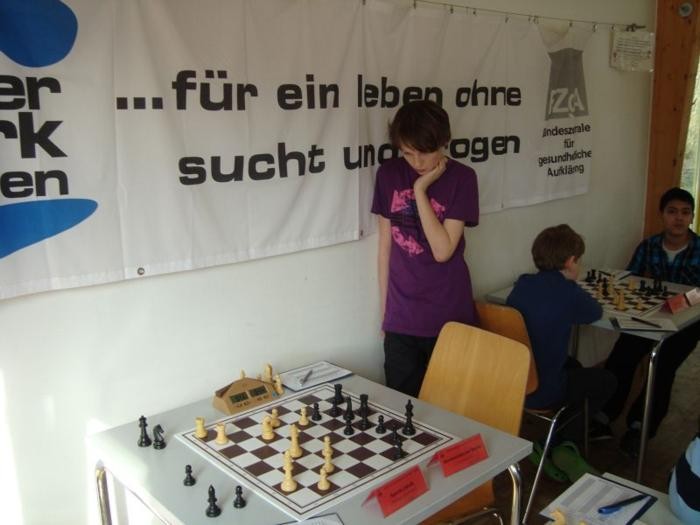 ER2011828